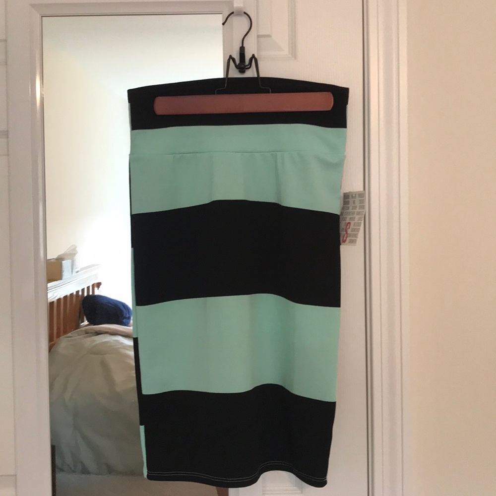 Small LuLaRoe Cassie Skirt